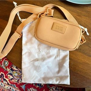 Dagne Dover Mara phone sling